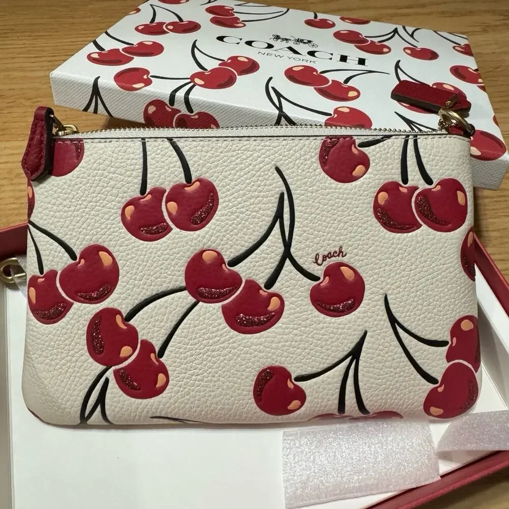 🍒 Coach Boxed Essential Small Wristlet With Cherry Print - Picture 7 of 10